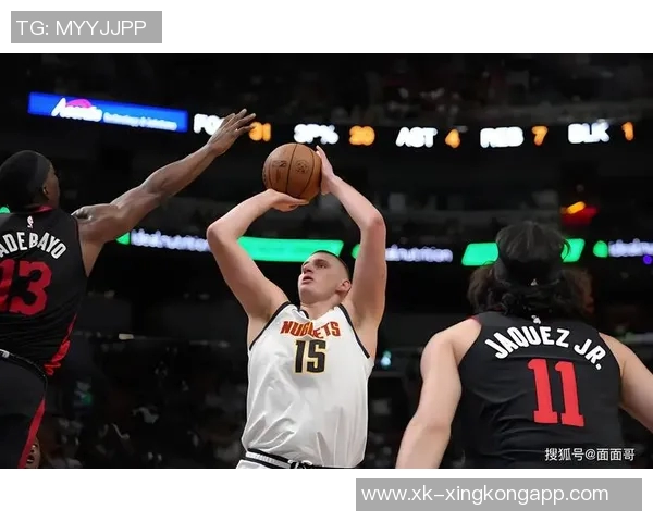 小波特高效表现半场8中6三分命中率出色贡献14分3篮板2助攻 小波特高效表现半场8中6三分命中率出色贡献14分3篮板2助攻