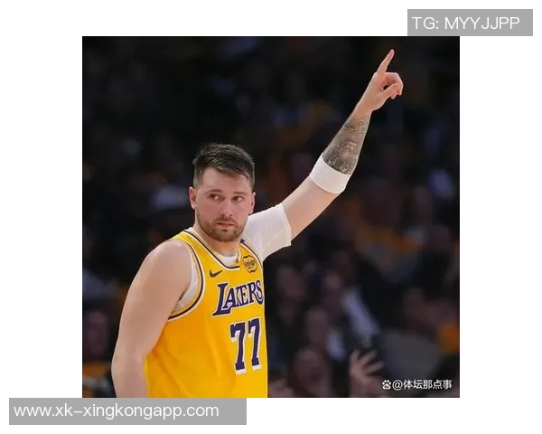 东契奇首秀表现出色15投7中三分球4记斩获25分7篮板4助攻 东契奇首秀表现出色15投7中三分球4记斩获25分7篮板4助攻