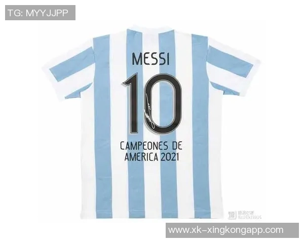 安哥拉队长赛后自豪展示与梅西交换的签名球衣将永久珍藏