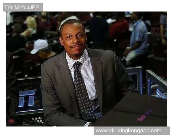 皮尔斯与女主持探讨男友点赞大屁股女是否算出轨引发热议 皮尔斯与女主持探讨男友点赞大屁股女是否算出轨引发热议